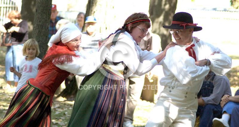 Contest = Bishop Hill Jordbruksdagarna Photo Contest - Result = 3rd Place - People